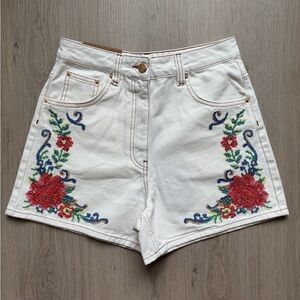 NWT FARM Rio White Floral Tapestry Denim Shorts  Size 27